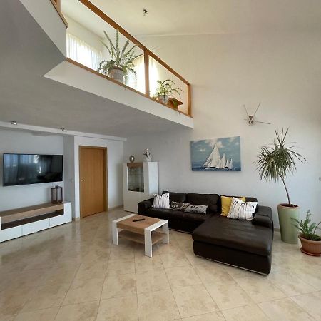 Luce Apartment Kali Exterior photo