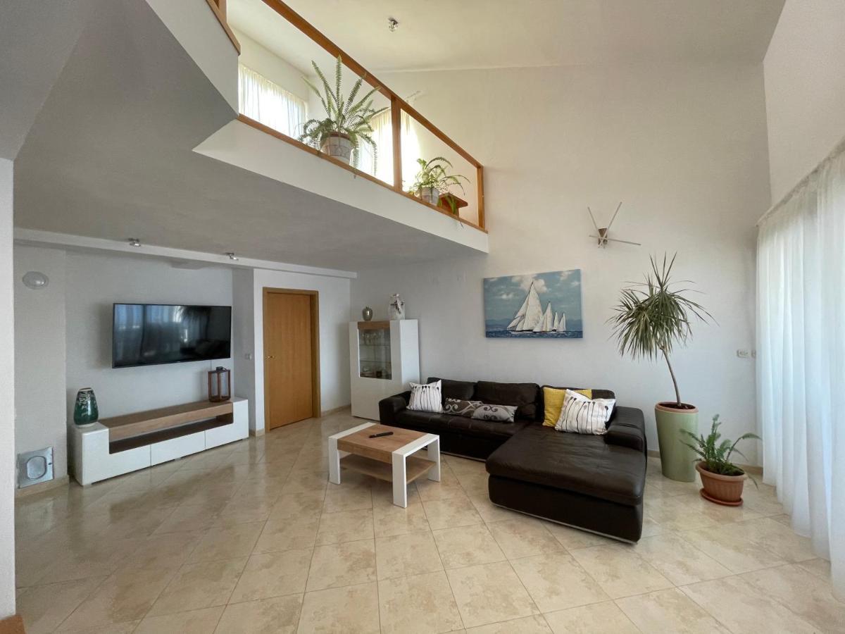 Luce Apartment Kali Exterior photo